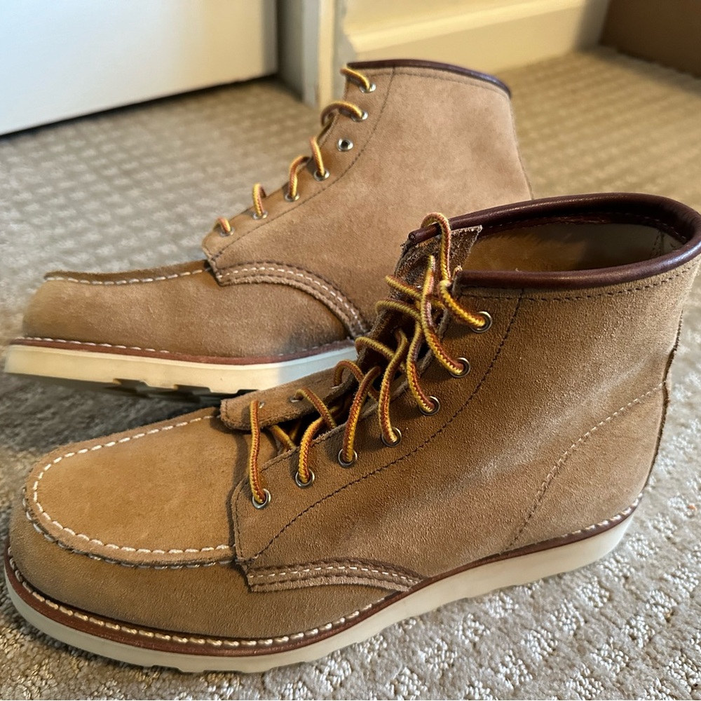 AS NEW women’s red wing moc toe boots 3376 sand Mojave rough out suede size 9.5